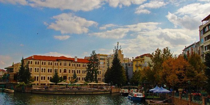 Eskişehir’de Sonbaharın Renkleri Büyüledi