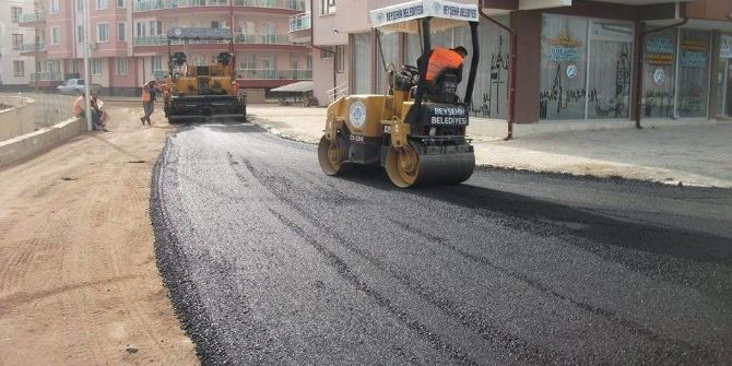 Beyşehir’in Merkez Mahallelerinde Sıcak Asfalt Dönemi