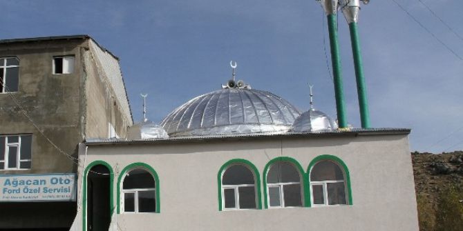 İstanbul’daki Evini Satarak Yaptırdığı Caminin İmamı Oldu