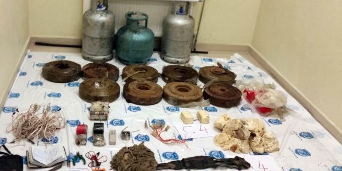 Van’da Bomba Yüklü Araç Ele Geçirildi