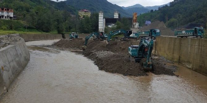 Dsi Doğu Karadeniz’in Taşkın Riskini Azaltmak İçin Seferler Oldu