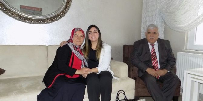 Vali Pekmez’in Eşi Şehit Ailelerini Ziyaret Etti