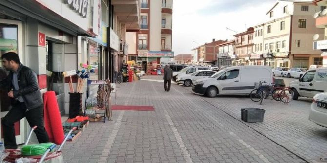 Eskil İlçesinde Kaldırım Sorunu Çözüldü