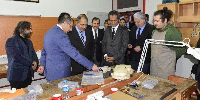 Vali Kaban Ve Başsavcı Yağız, Çalgı Yapım Atölyesini Gezdi