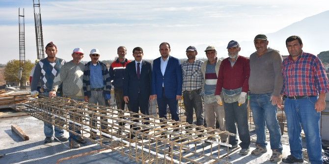 Ak Partili Baybatur Ve Başkan Çelikten Sosyal Tesislere İnceleme