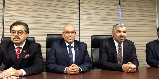 Büyükşehir Belediye Başkanı Mustafa Çelik Ak Parti’yi Ziyaret Etti