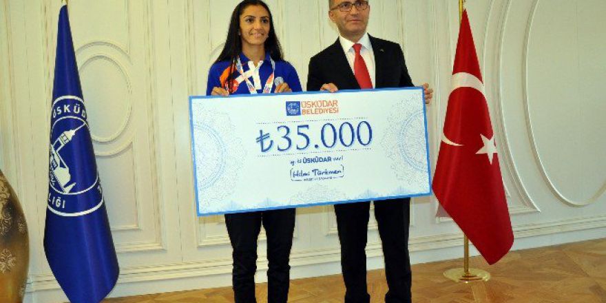 Üsküdar Belediyesi, Avrupa Üçüncüsüne 35 Bin Lira Çek Hediye Etti