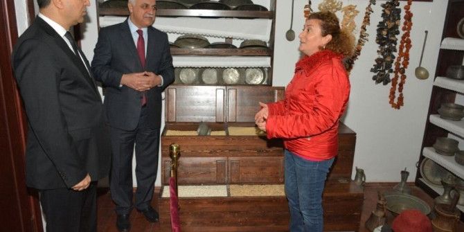 Vali Toprak Tarihi Ve Kültürel Mirasları İnceledi