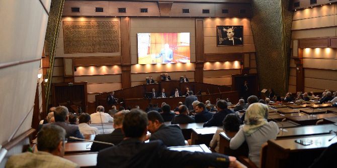 Kadıköy Belediyesi’ne Ceza Büyükşehir Meclisi’ne Taşındı