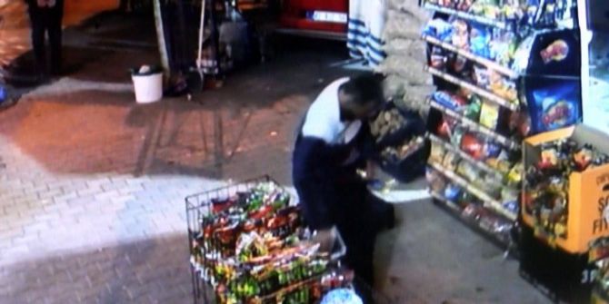 Önce Cips Aldı Sonra Cep Telefonunu Çaldı