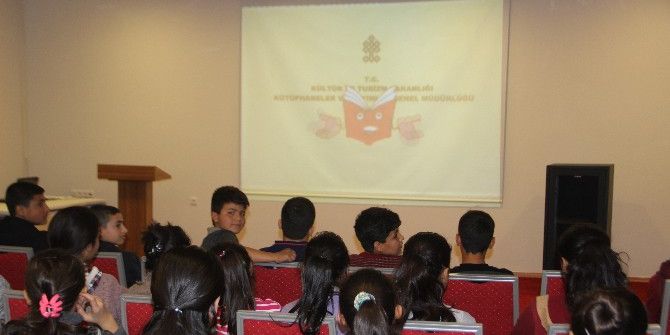 Halk Kütüphanesinde Çocuklara Seminer