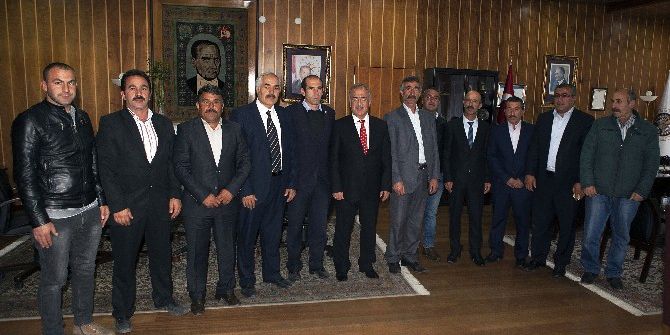 Aşkaleli Köy Muhtarlarından Rektör Çomaklı’ya Tebrik Ziyareti