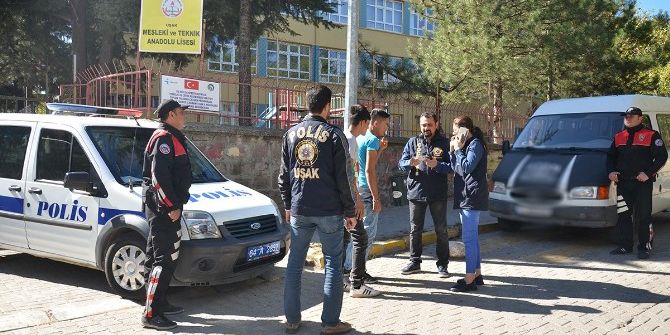 Uşak Polisi Okullar Bölgesini Boş Bırakmıyor