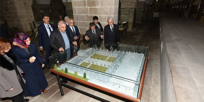 Elazığ Valisi Zorluoğlu Tarihi Mekanları Gezdi