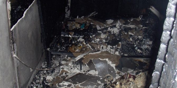 Prefabrik Ev Çıkan Yangında Kül Oldu