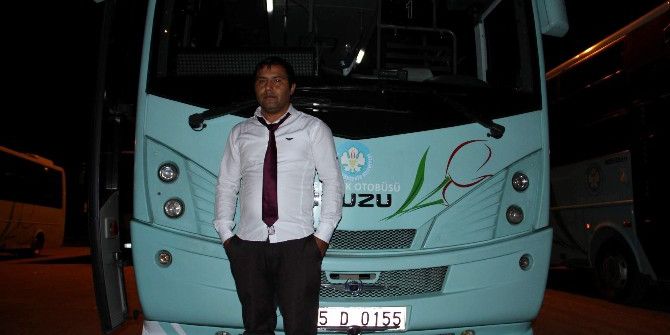 Kahraman Şoför Rahatsızlanan Kadını Hastaneye Yetiştirdi