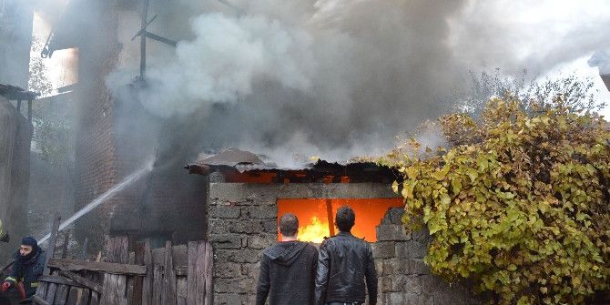 Karabük’te Ev Yangını