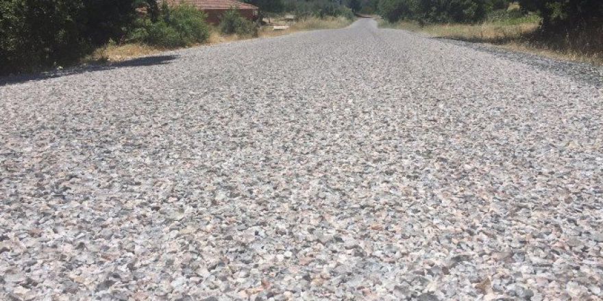 Büyükşehir Gördes Yollarını Asfaltlıyor