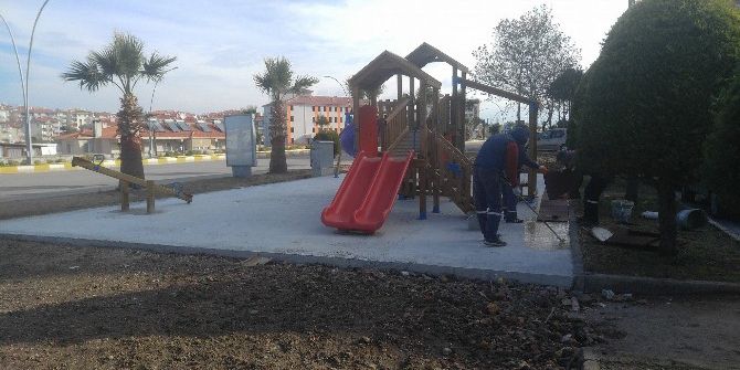 Ayvalık’ta Ahmet Yorulmaz Parkı Yenileniyor