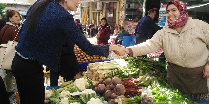 Başkan Sarıbaş, Pazar Ziyaretinde İlgiyle Karşılandı