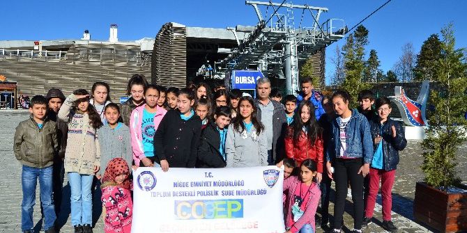 Polis, Çocuklara Milli Birlik Şuuru Ve Tarih Bilincini Aşılıyor