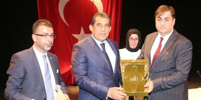 Belediye Başkanı Atilla’ya Ömer Halisdemir Şeref Ödülü Verildi