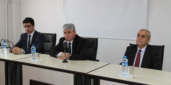 Vali Rahmi Doğan, Akyaka’da Muhtarlarla Bir Araya Geldi