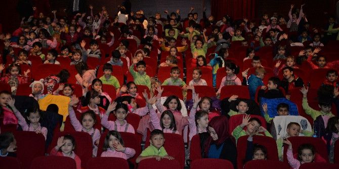 Bilecik’te Çocuklar Tiyatroyla Buluşuyor