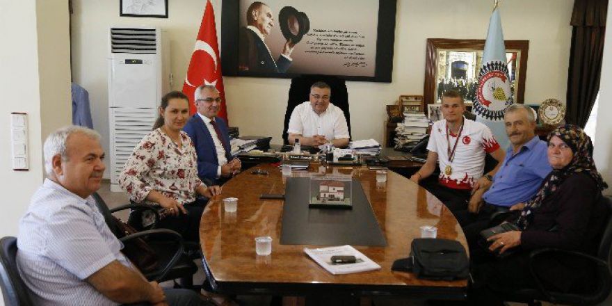 Kırklarelili Dünya Şampiyonu Süzen’nden Kesimoğlu’na Ziyaret