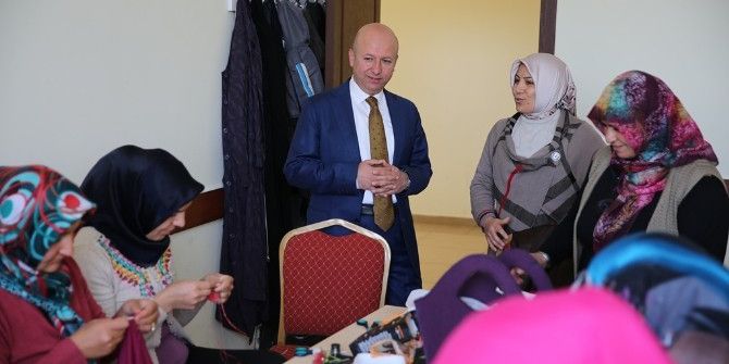 Kocasinan Belediye Başkanı Çolakbayrakdar Semt Konaklarını Ziyaret Etti