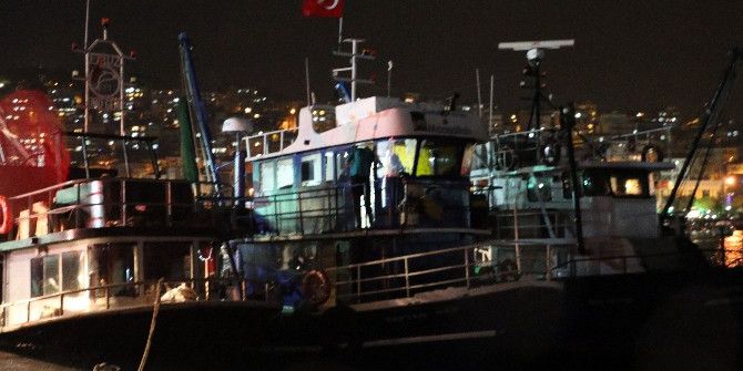 Balıkçılar Teknede Yaktıkları Sobanın Dumanından Zehirlendi