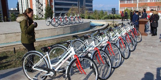 Çomü’de Bisiklet Dağıtım Töreni Gerçekleşti