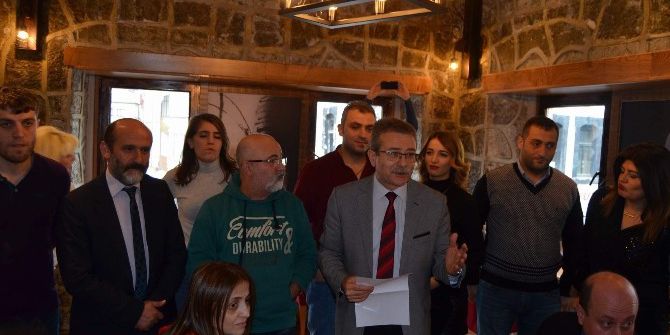 Gugulumdakiler Tiyatrosu Yeni Sezonda “Gözüne Girsin” Oyunu İle Perdelerini Açıyor