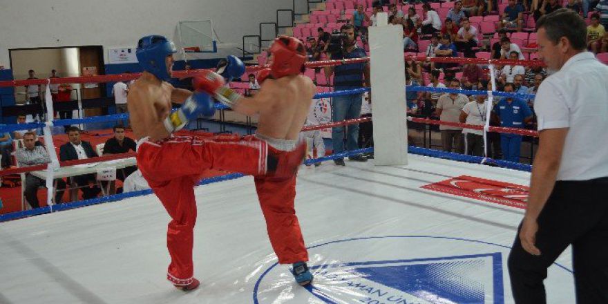 Kick Boksçular Sakarya’da Şampiyonluk İçin Mücadele Edecek