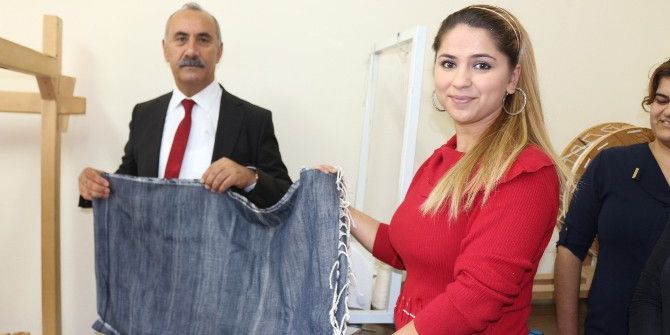 Kursiyerlerden Başkan Culha’ya İpek Şal