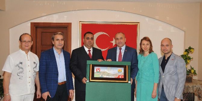 Kardeş Şehir Aznakay’dan Başkan Can’a Ziyaret