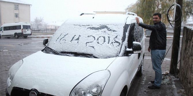 Mevsimin İlk Karının Sevincini Yaşadılar