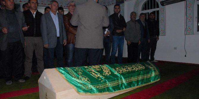 11 Günlük Yaşam Savaşını Kaybeden Habibe Toprağa Verildi