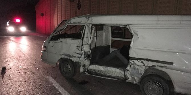 Küçükçekmece’de Trafik Kazası: 1 Ölü, 3 Yaralı