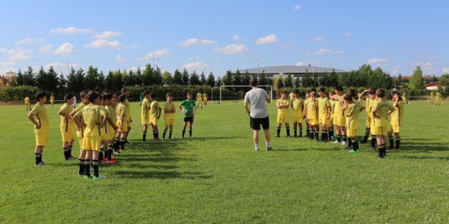 Genç Yetenekler Serdivan’da Yetişiyor