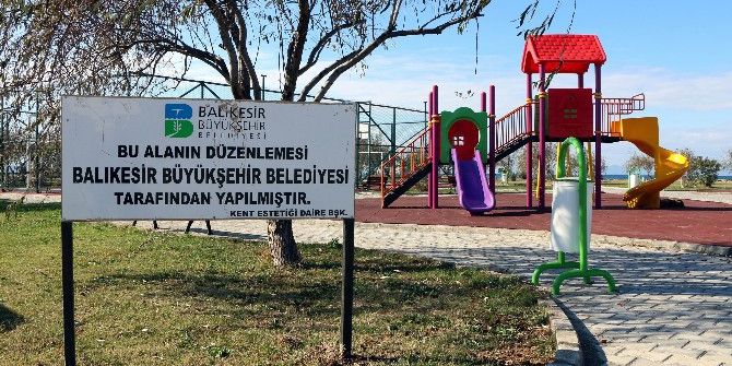 Büyükşehirden Gömeç Sahiline Semt Sahası