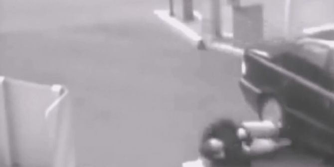 Önce Bariyerin Sonra Otomobilin Altında Kaldı