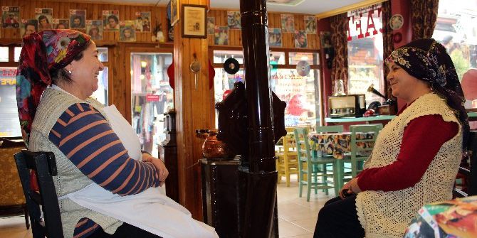 Tarihi Kaledeki Kafe Zamanda Yolculuğa Çıkartıyor