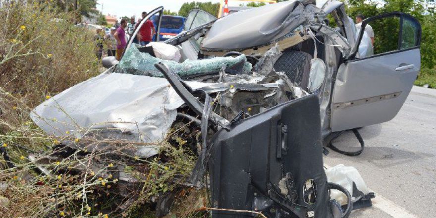 Beton Mikseri İle Otomobil Çarpıştı: 2 Yaralı