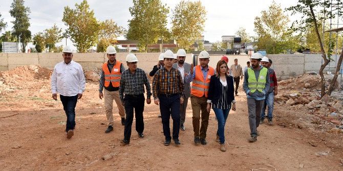 Tütüncü’den Liseye Bahçe Hediyesi