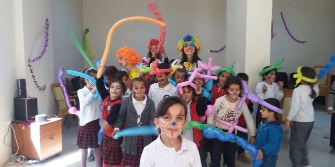 Esendereli Çocuklar Palyaço İle Tanıştı