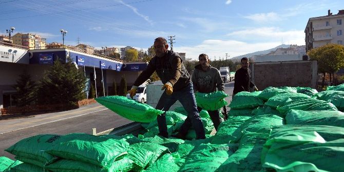 Büyükşehir’den İhtiyaç Sahibi Her Eve 1 Ton Kömür