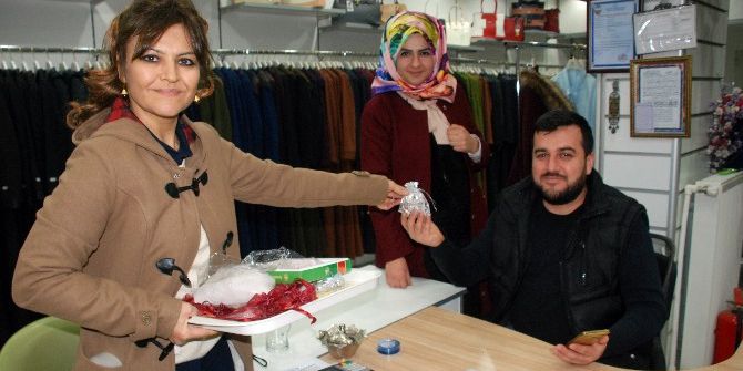 Komşularına Kül Dağıttı