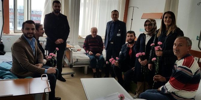 Ak Parti Gençlik Kolları Üyelerinden Diyabet Hastalarına Ziyaret