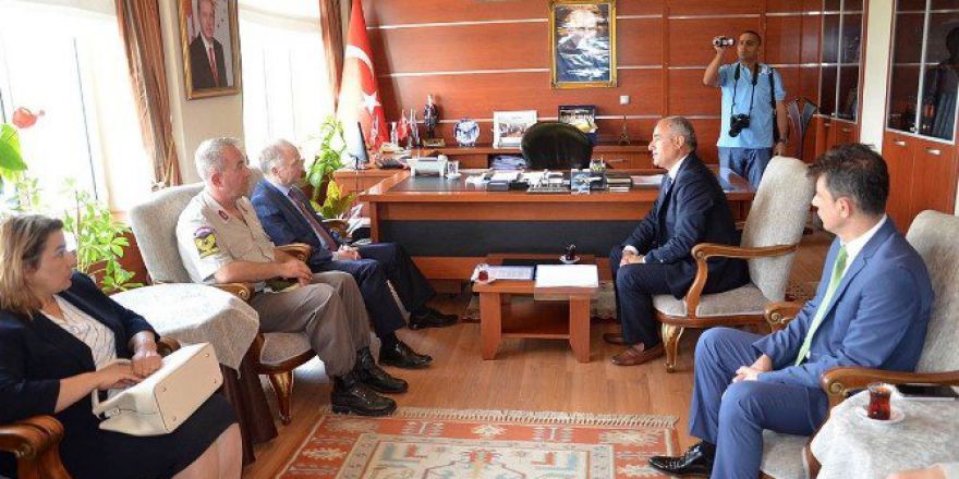 Vali Ceylan’dan Kaymakam Kılıç’a Ziyaret
